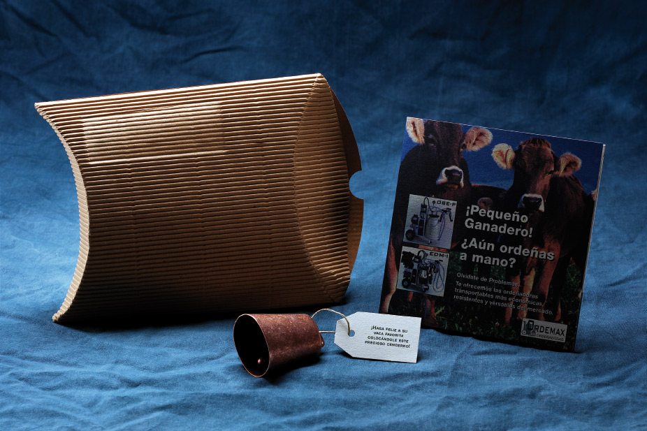 Sobre abierto con cencerro de vaca